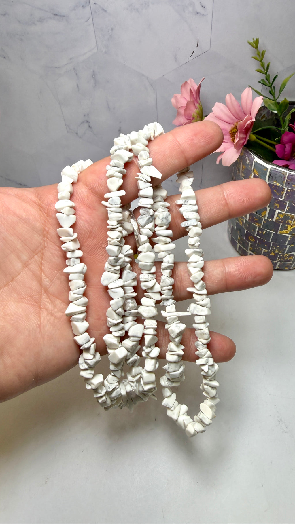 Howlite Chip Necklace 34 Inches