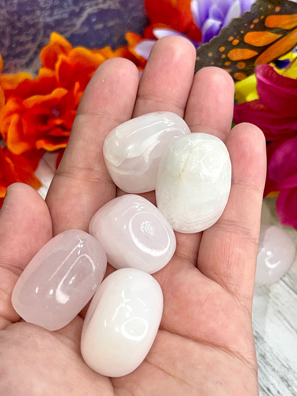 Mangano Calcite Tumbles | UV Blacklight Reactive