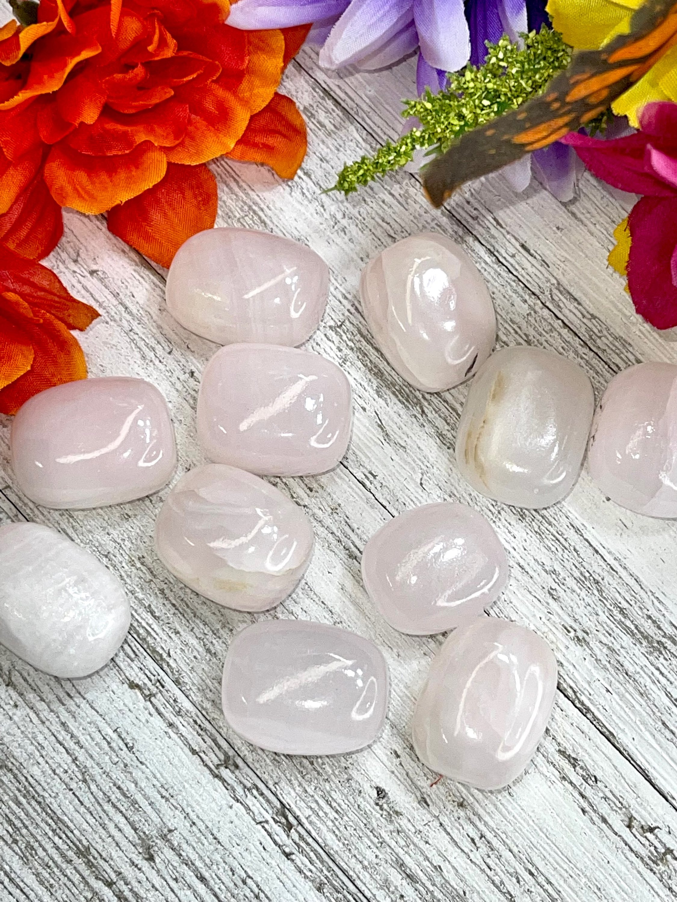 Mangano Calcite Tumbles | UV Blacklight Reactive