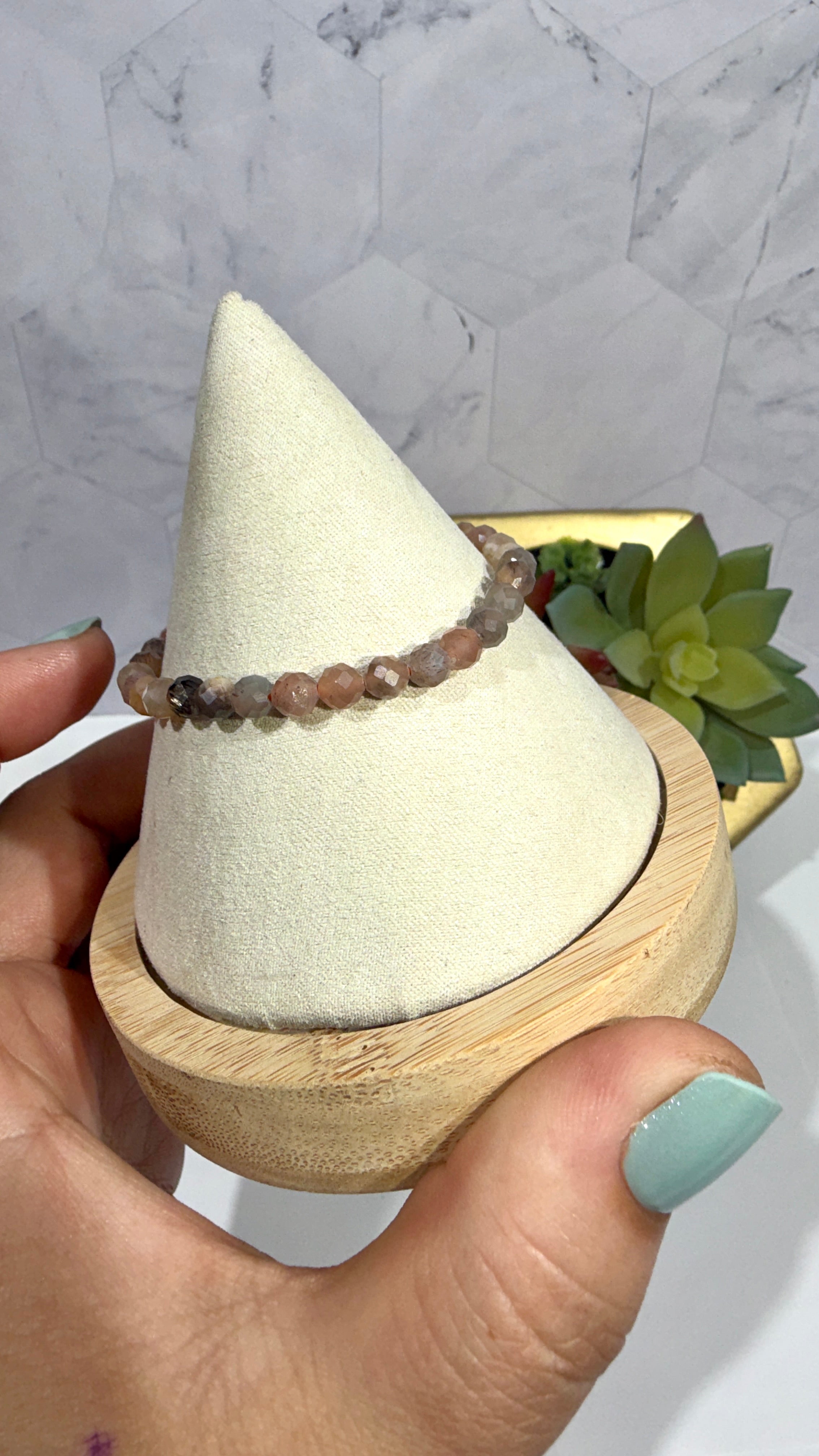 5mm Faceted Peach Moonstone Bracelet